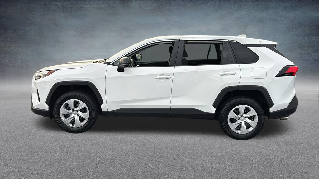 Used 2025 Toyota RAV4 LE AWD/4WD image 4