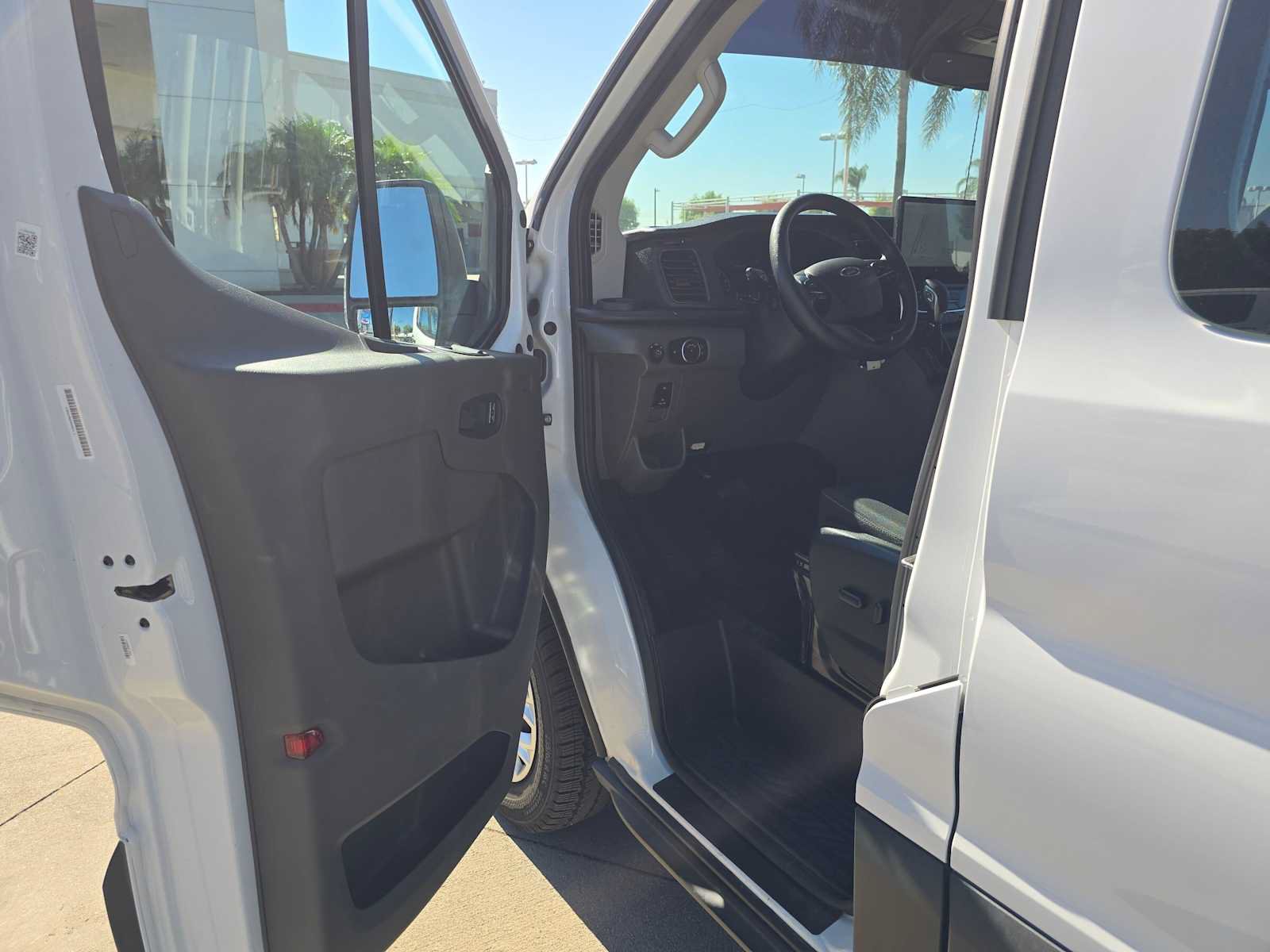 Used 2023 Ford Transit 350 XLT RWD image 20