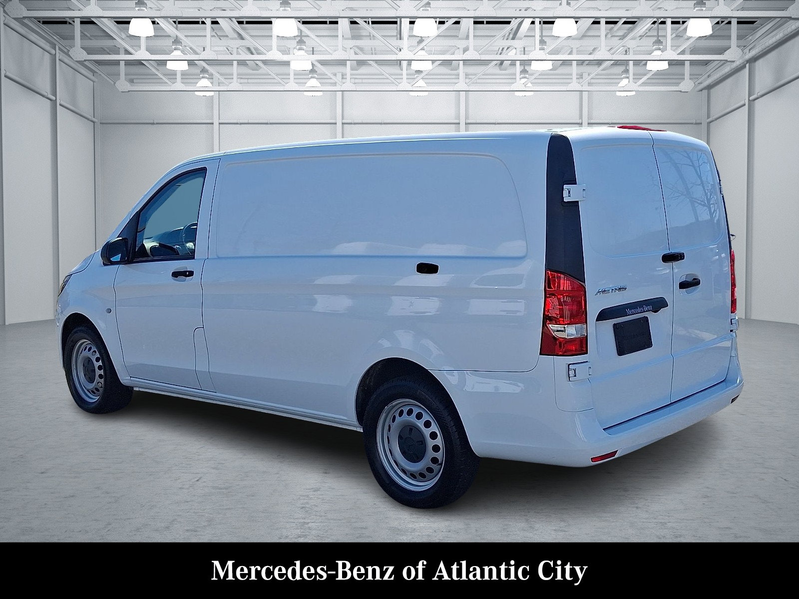 Used 2023 Mercedes-Benz Metris image 4