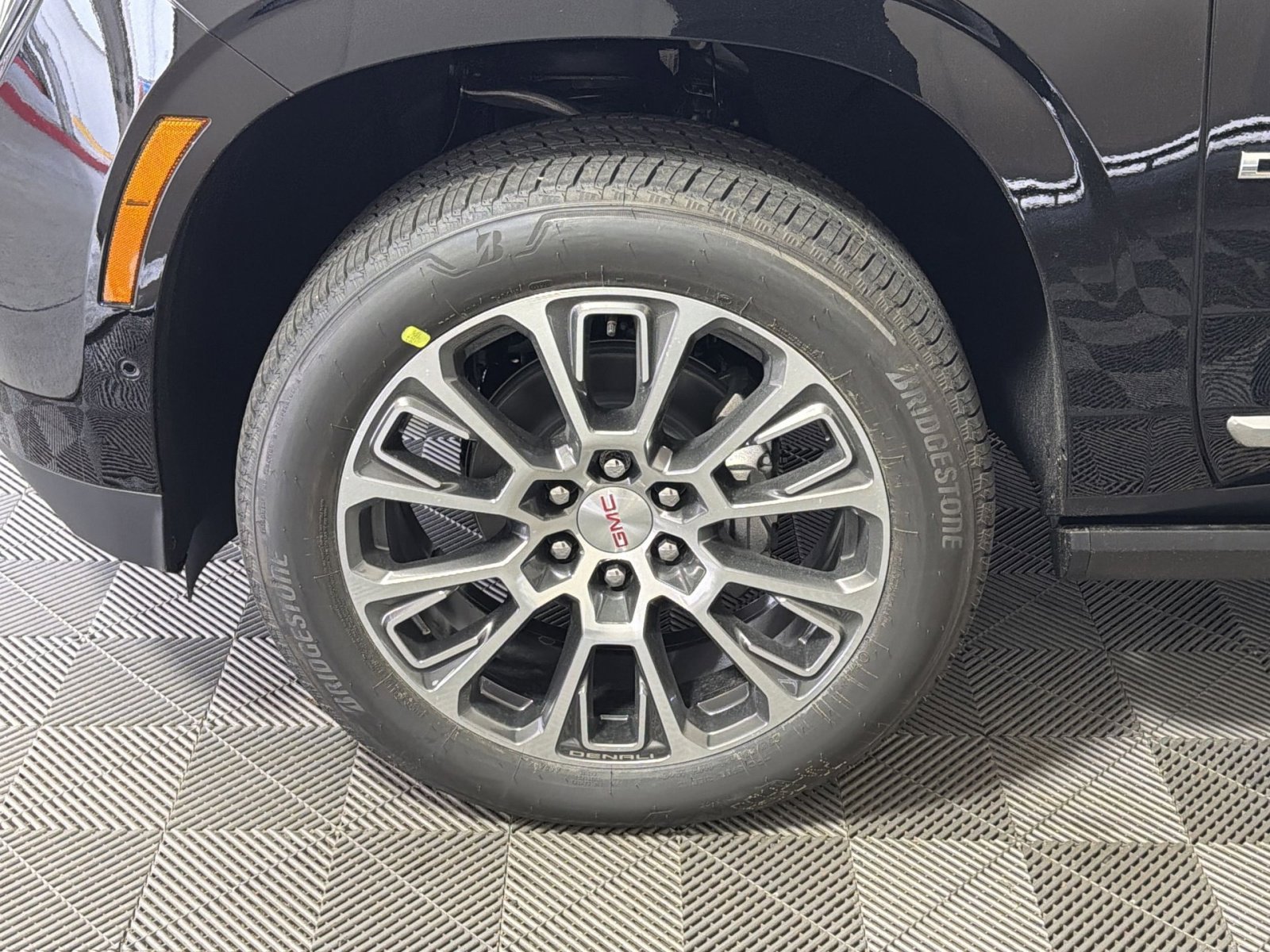 New 2026 GMC Yukon XL Denali w/ Denali Reserve Package image 12