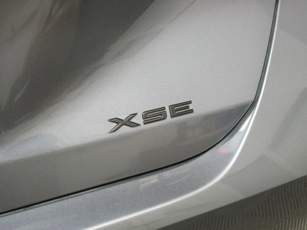 Used 2019 Toyota Avalon XSE w/ All Weather Liner Package FWD image 7