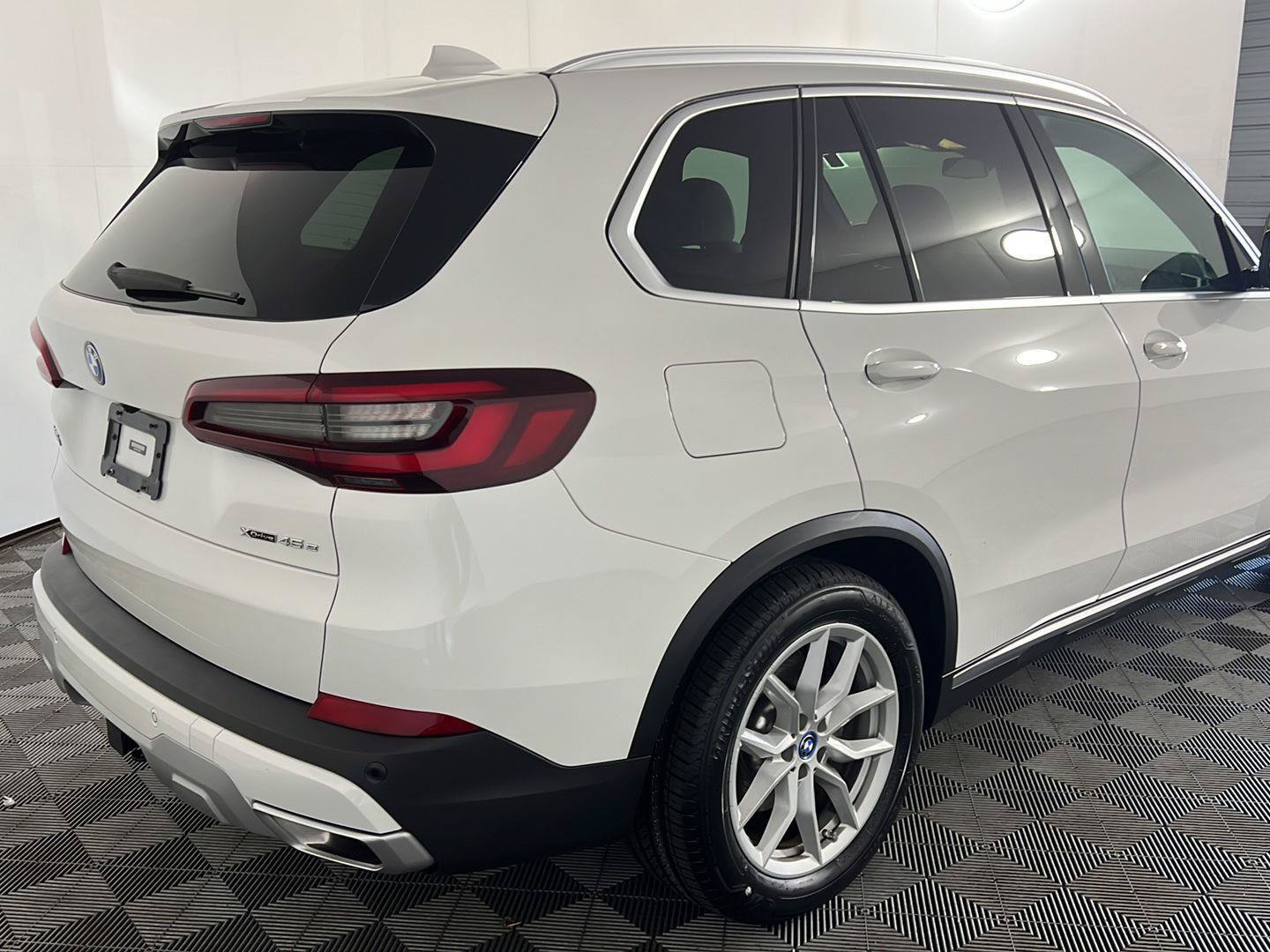 Used 2023 BMW X5 xDrive45e AWD/4WD image 5