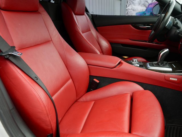 Used 2015 BMW Z4 sDrive35i image 9