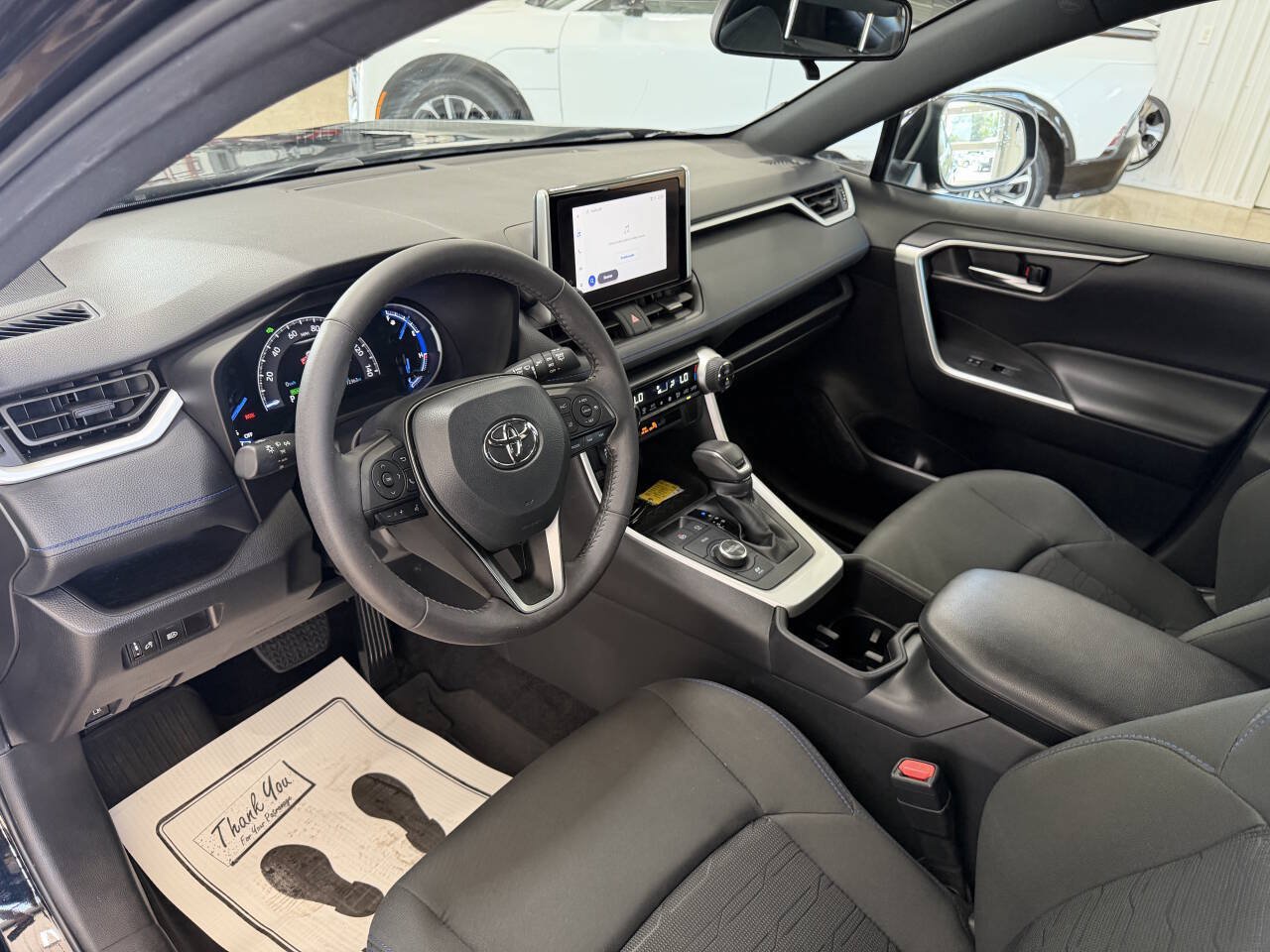 Used 2024 Toyota RAV4 SE AWD/4WD image 8