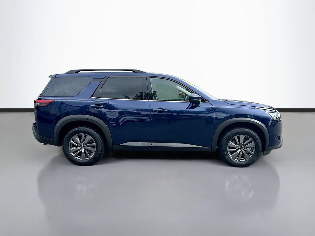 Certified 2025 Nissan Pathfinder SV FWD image 10