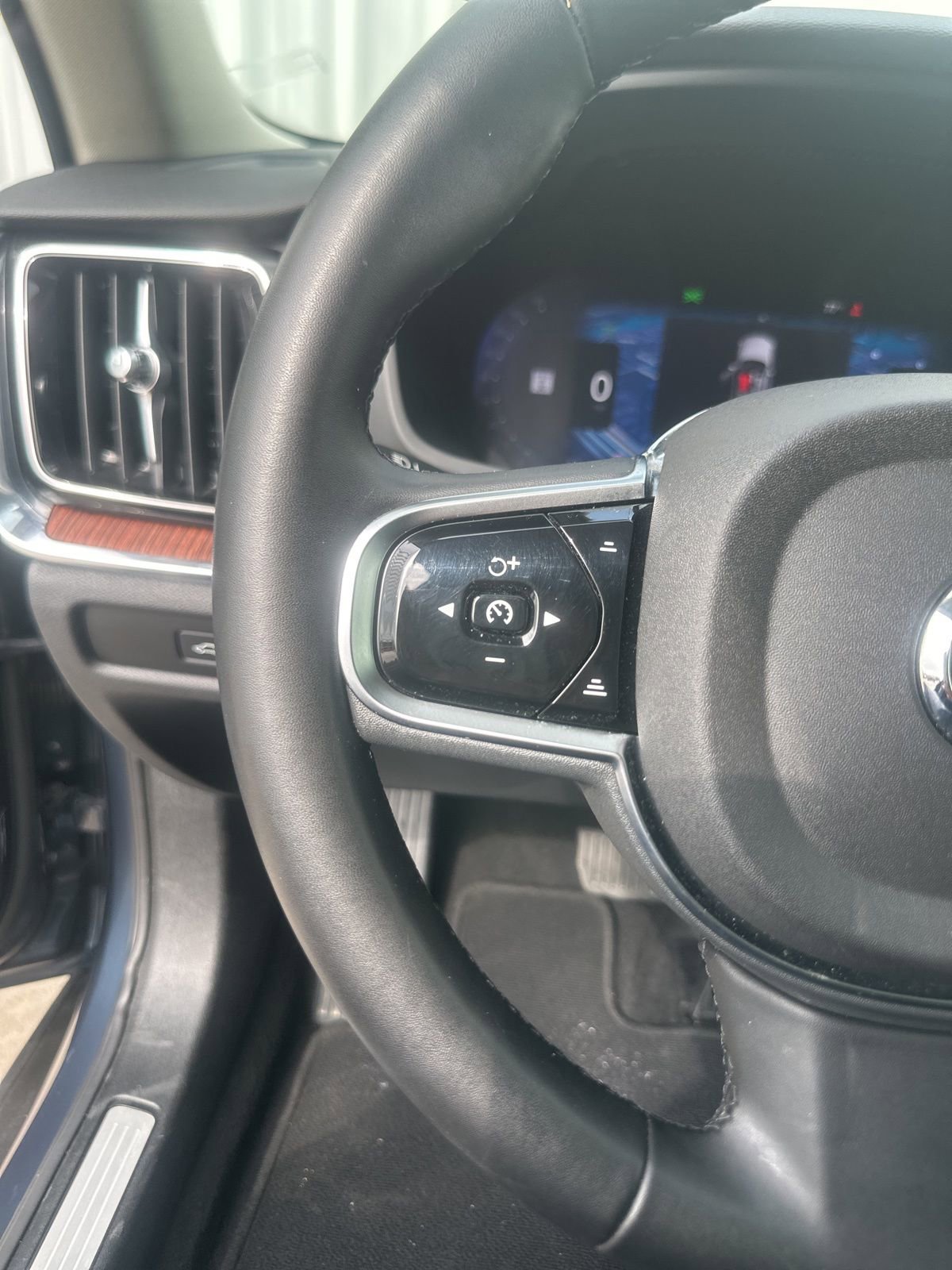 Used 2025 Volvo V60 B5 Cross Country Plus AWD/4WD image 20