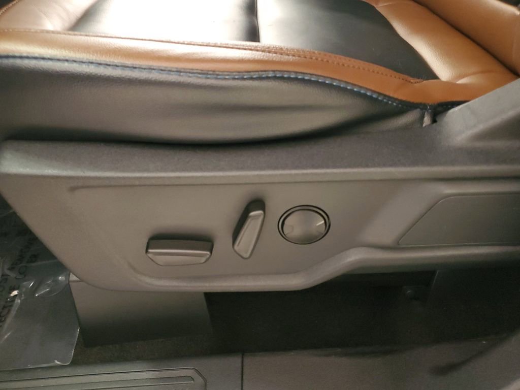 Used 2024 Ford Bronco Outer Banks image 11