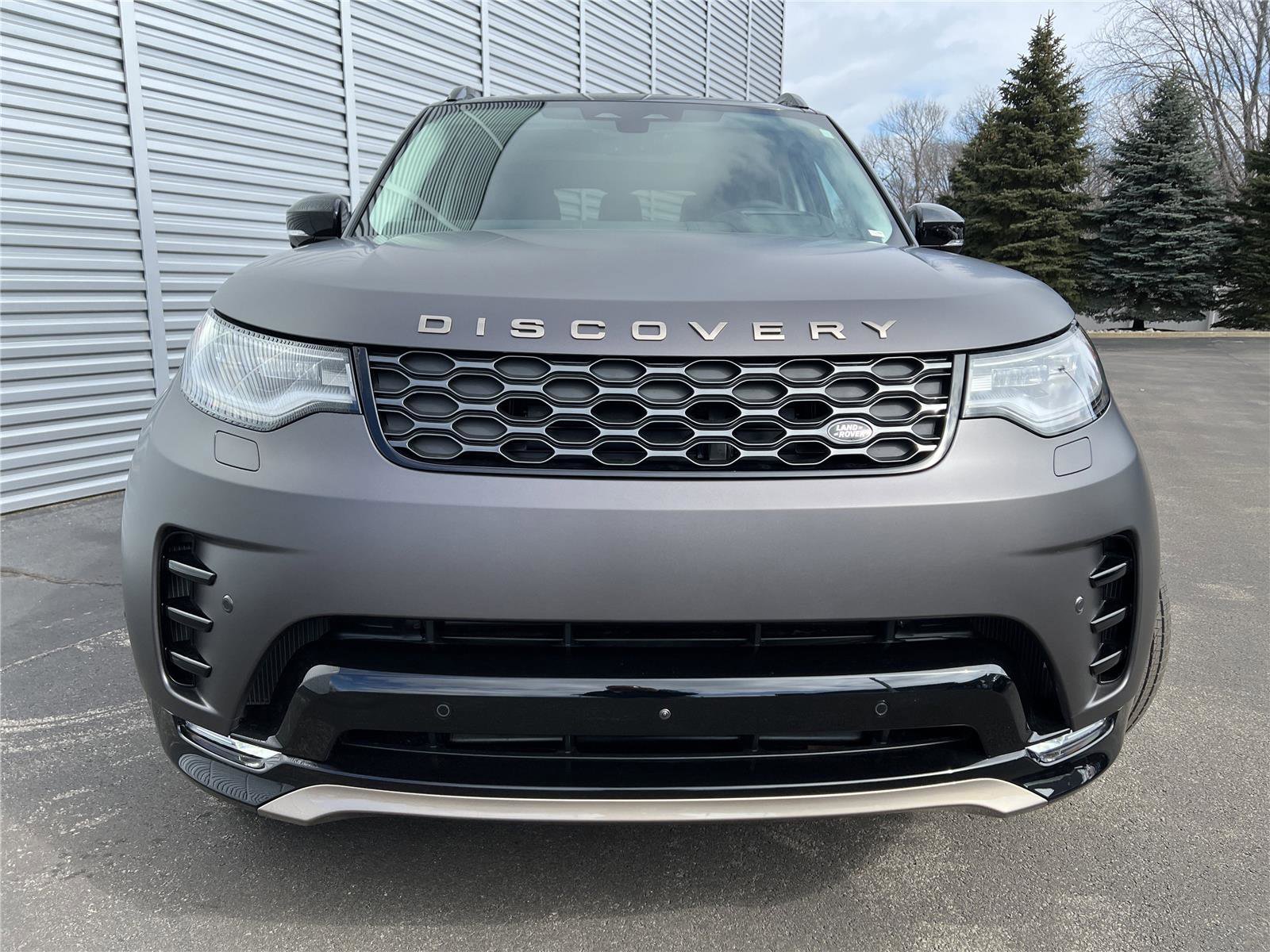 New 2026 Land Rover Discovery Limited Edition AWD/4WD image 4