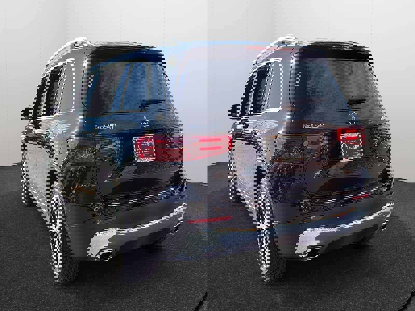 Certified 2025 Mercedes-Benz GLB 250 4MATIC image 8