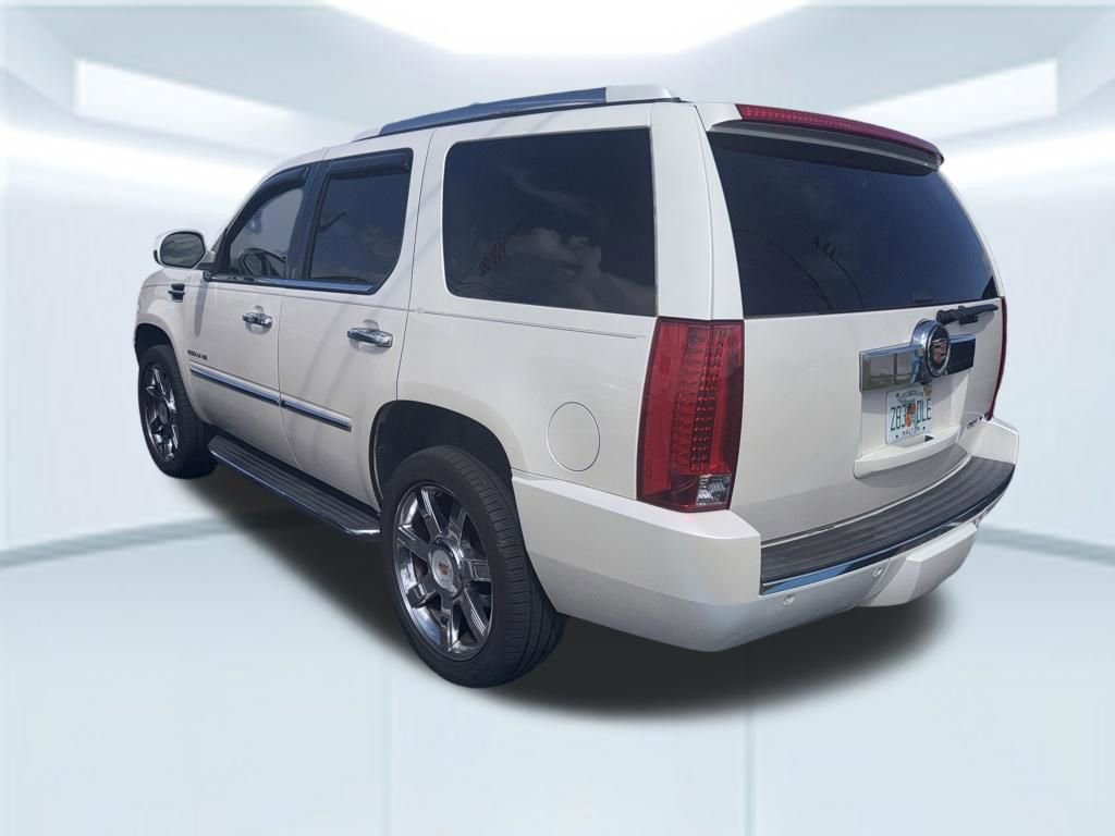 Used 2013 Cadillac Escalade Luxury RWD image 12