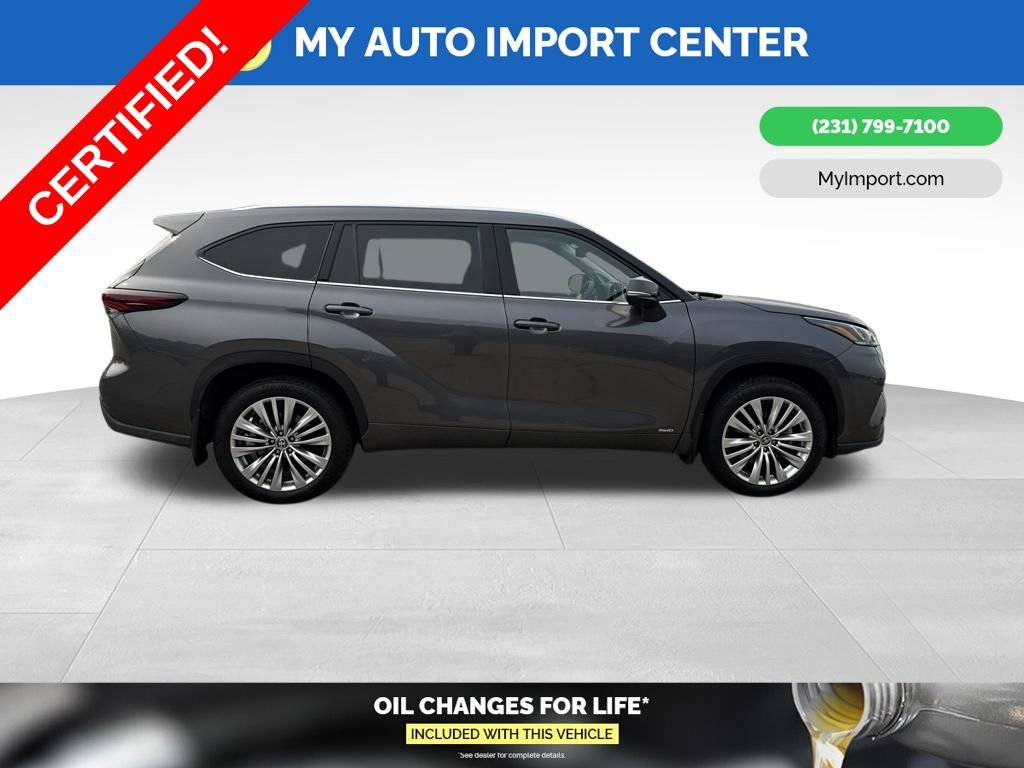 Certified 2025 Toyota Highlander Platinum AWD/4WD image 8