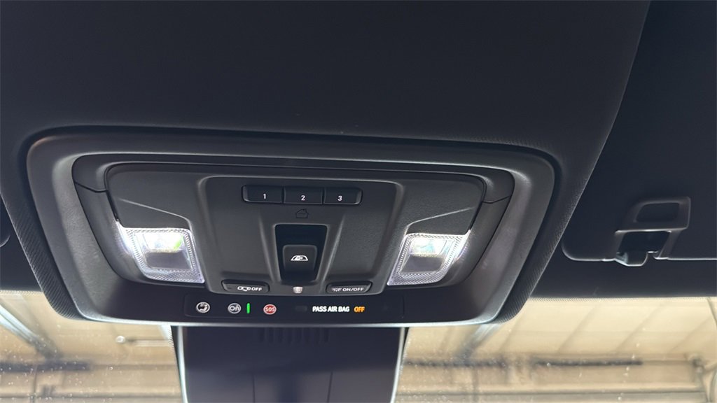 Used 2024 GMC Sierra 1500 AT4 w/ Technology Package image 37