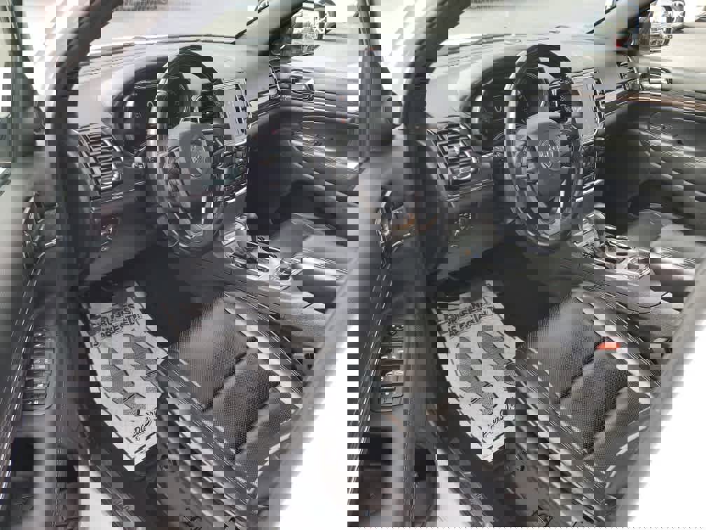 Used 2020 Jeep Grand Cherokee Overland image 12