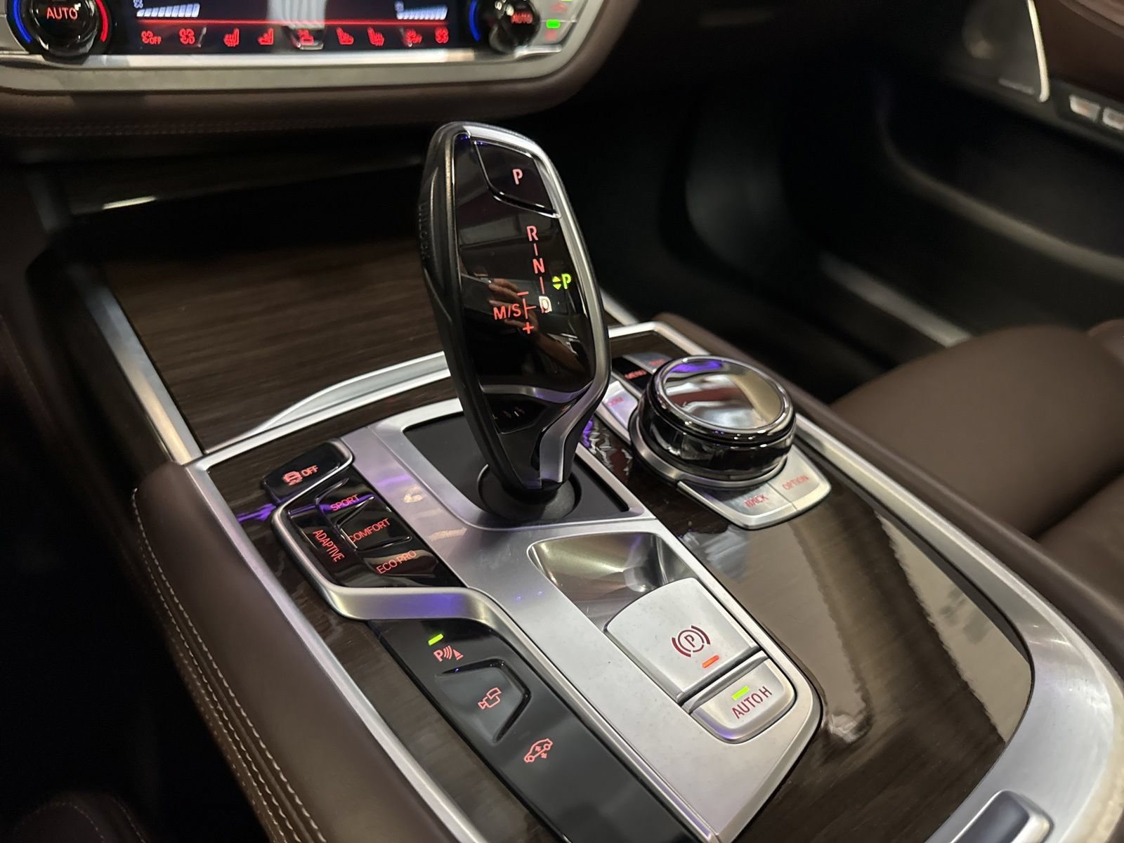 Used 2018 BMW 750i RWD image 40