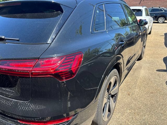 Certified 2023 Audi e-tron Premium Plus w/ Premium Plus Package AWD/4WD image 7
