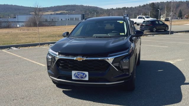 New 2026 Chevrolet Trax LT FWD image 3