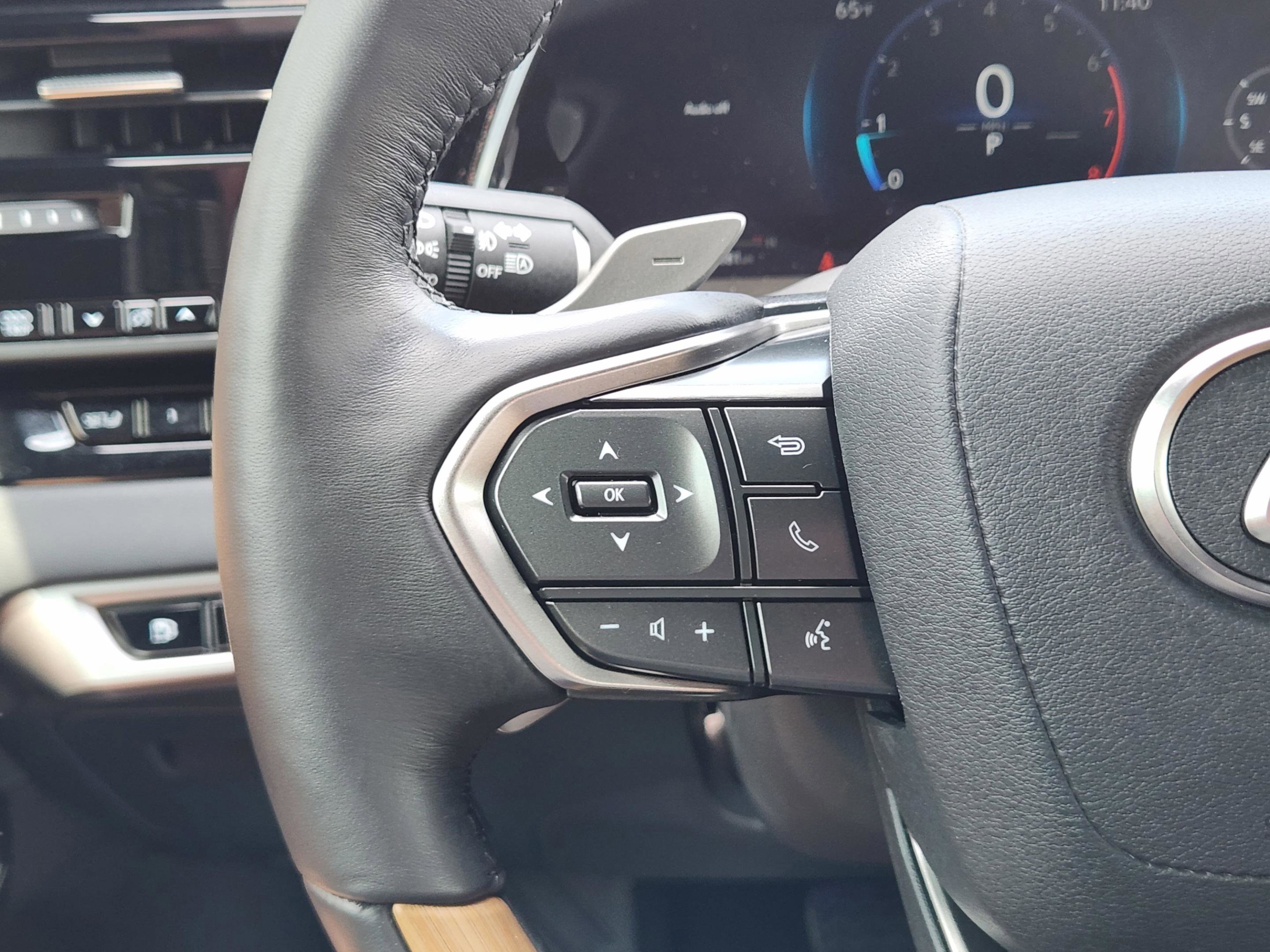 Used 2025 Lexus RX 350 Premium Plus w/ Accessory Package (Z1) FWD image 12