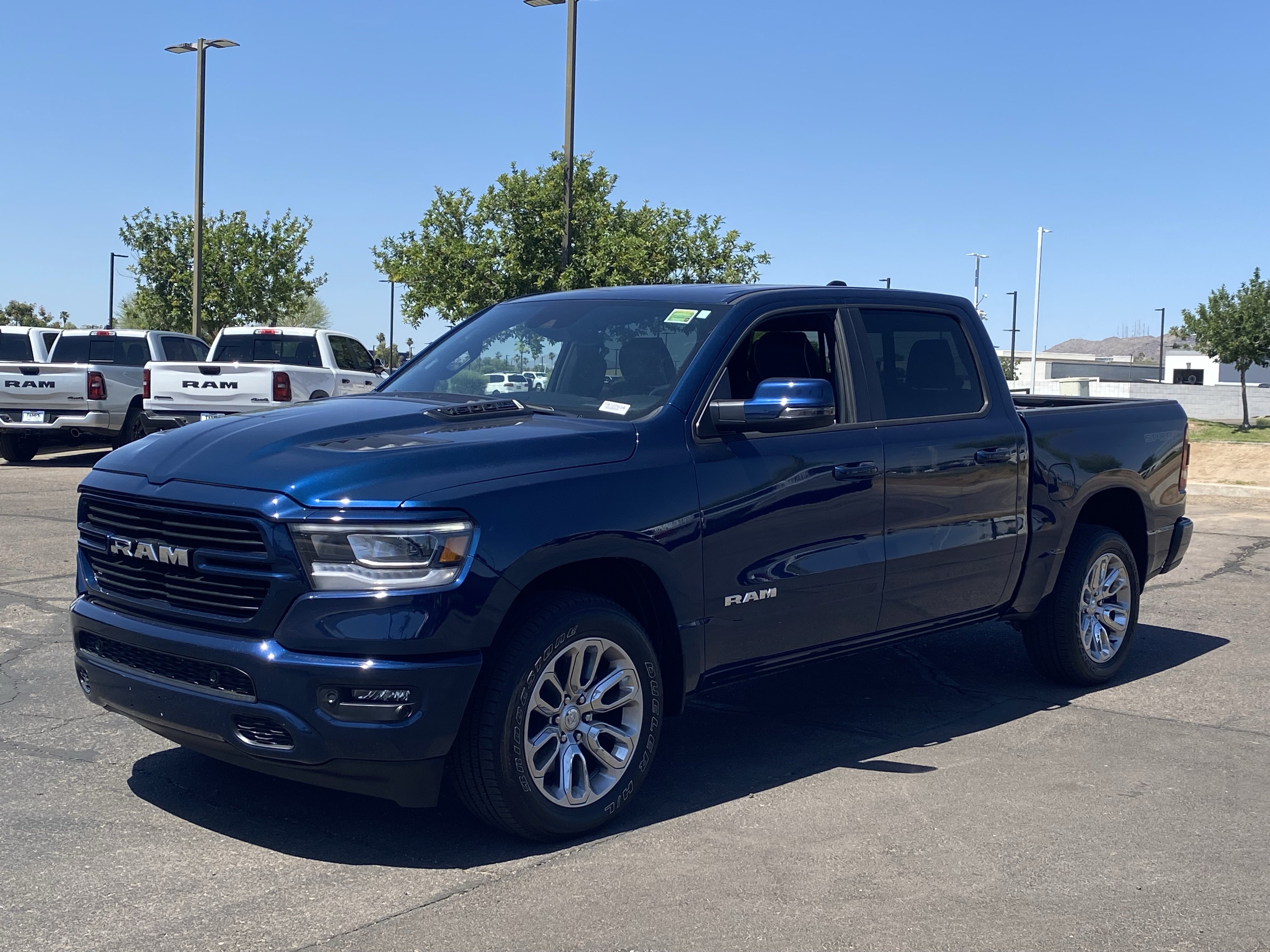 Used 2023 RAM 1500 Laramie AWD/4WD image 2