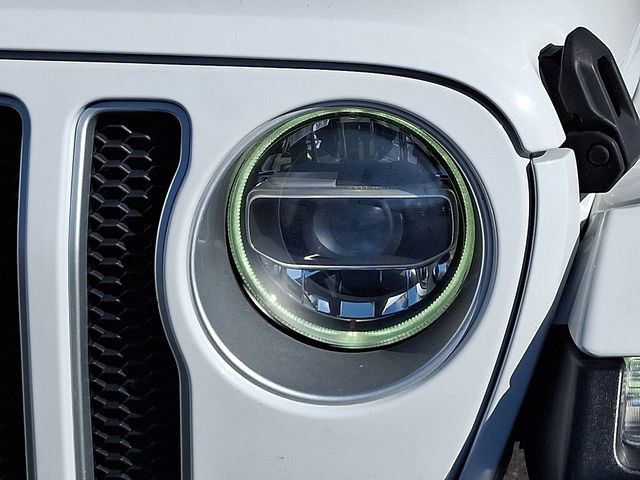 Used 2019 Jeep Wrangler Unlimited Sahara w/ Advanced Safety Group image 9