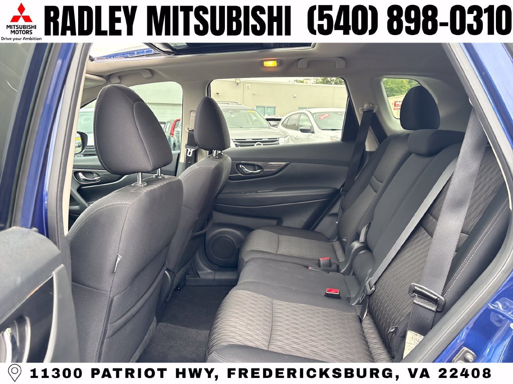 Used 2017 Nissan Rogue SV AWD/4WD image 11