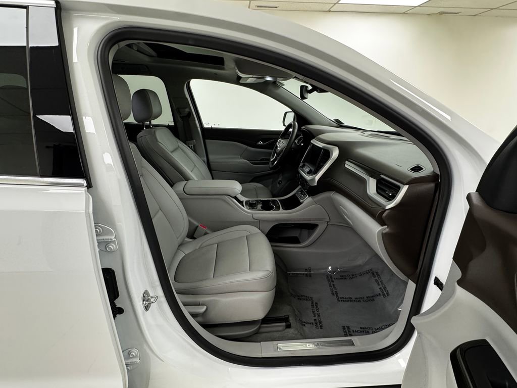Used 2023 GMC Acadia SLT image 15