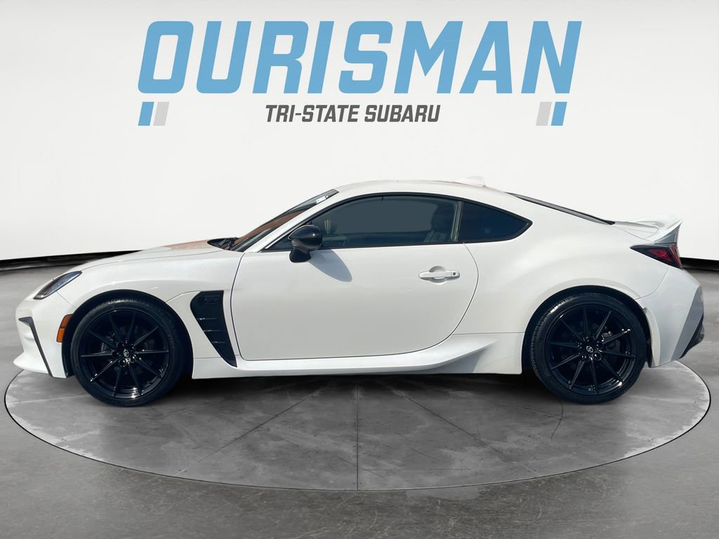 Used 2023 Toyota GR86 Premium w/ ALL Weather Mat Package (TMS) image 3