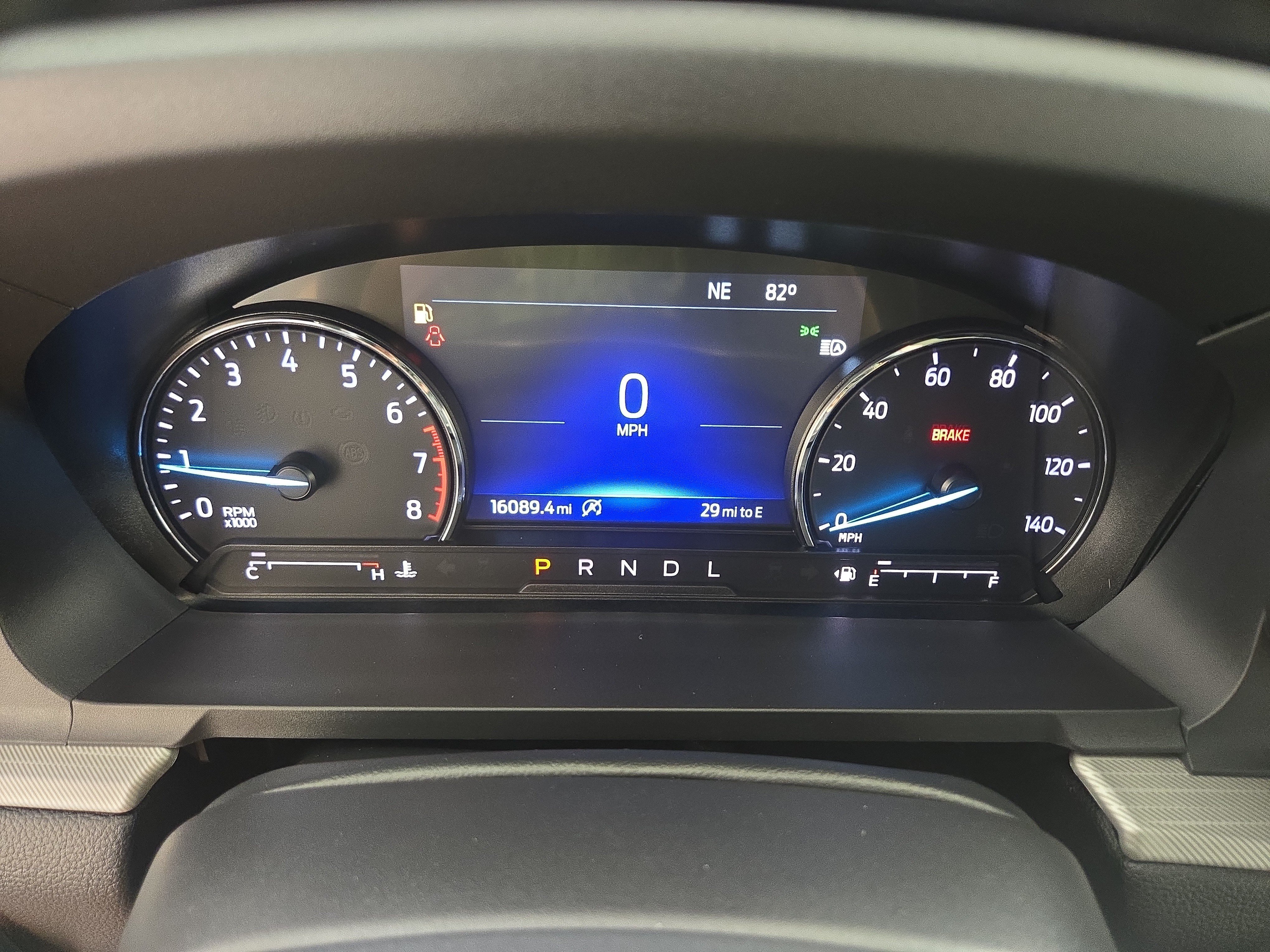 Used 2024 Ford Explorer XLT w/ Equipment Group 202A AWD/4WD image 18