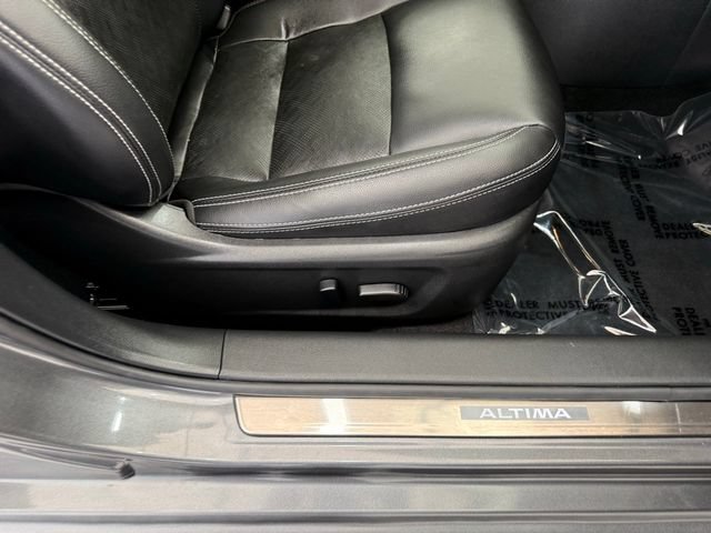 Used 2023 Nissan Altima 2.5 SL FWD image 21