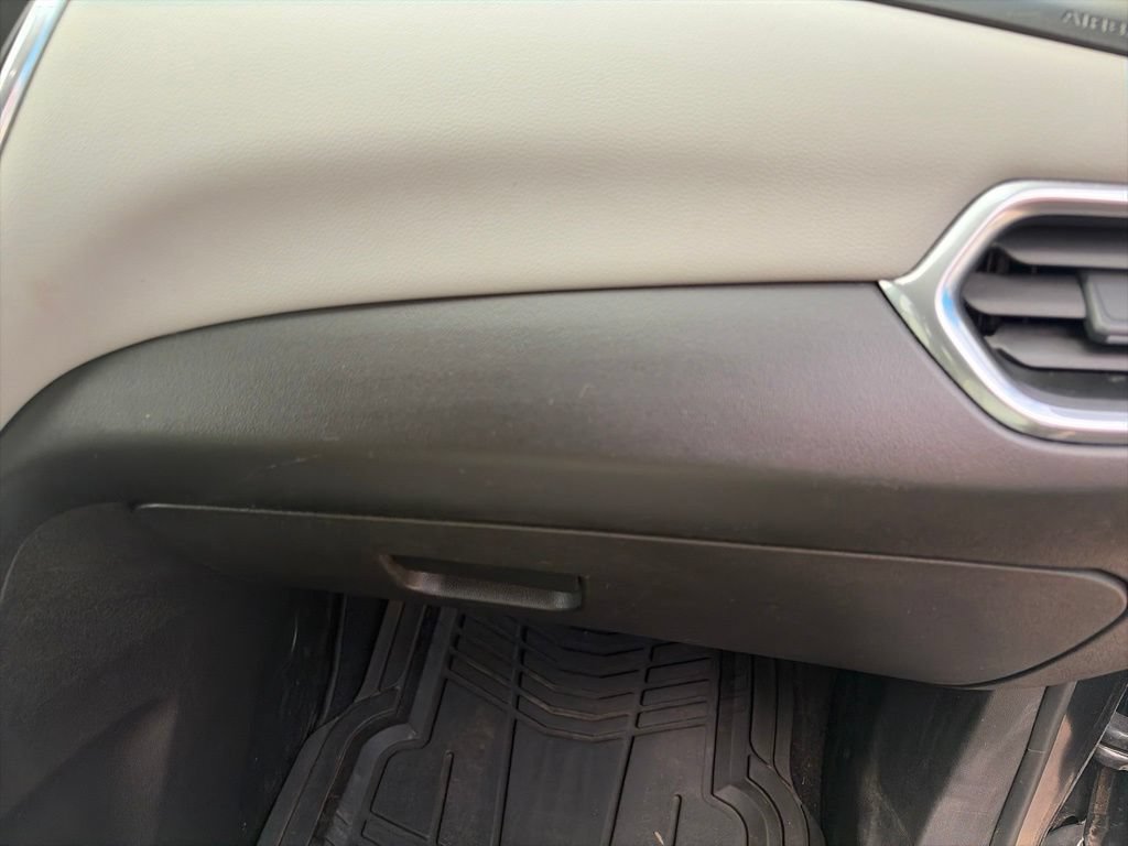 Used 2020 Chevrolet Equinox LS w/ LS Convenience Package AWD/4WD image 28