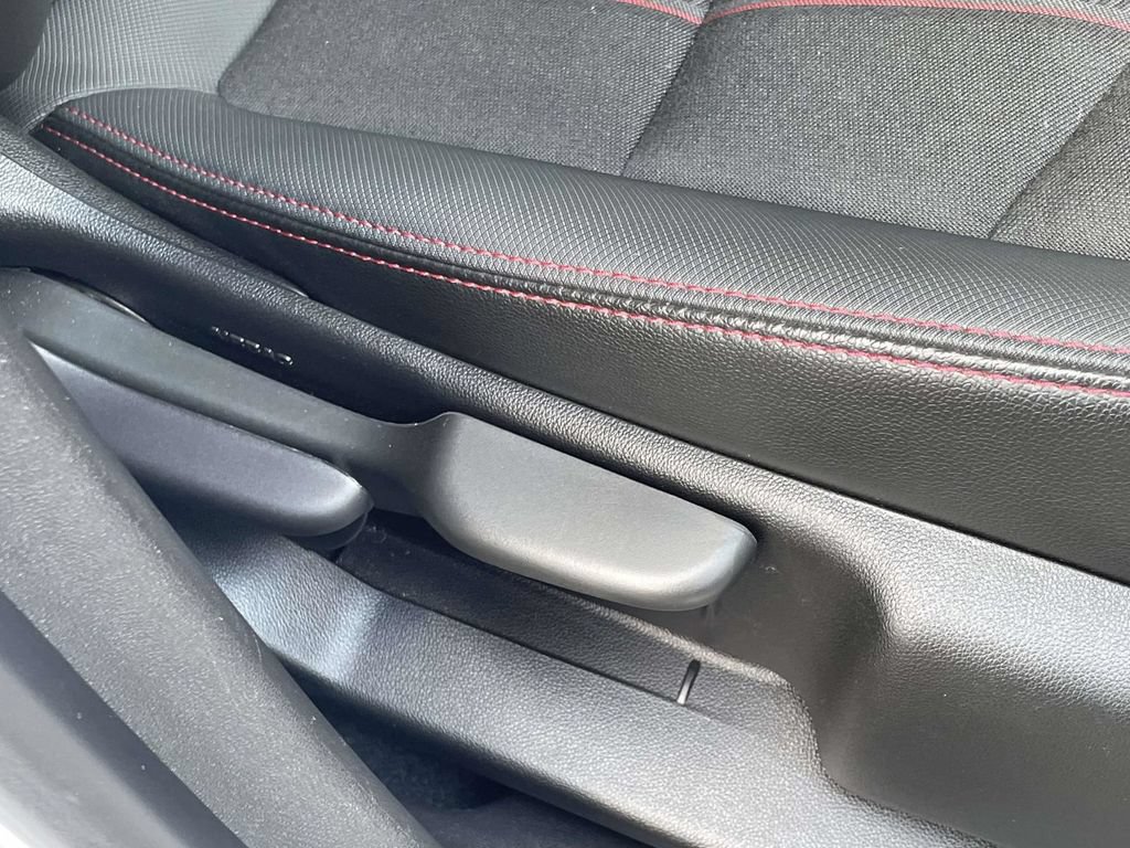Used 2024 Chevrolet Equinox RS FWD image 17