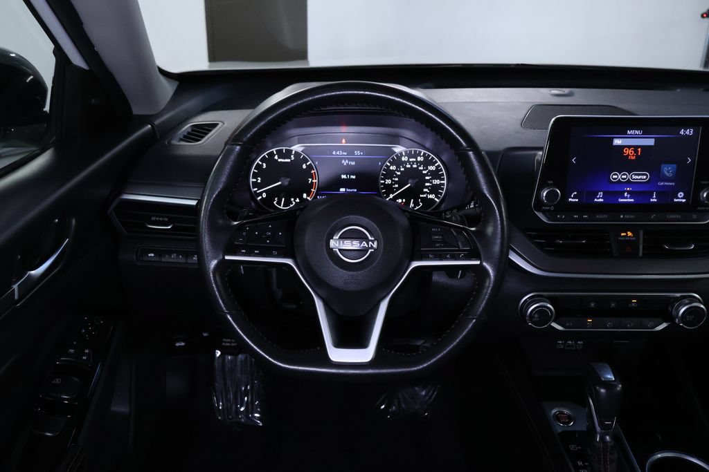 Used 2024 Nissan Altima 2.5 SR FWD image 18
