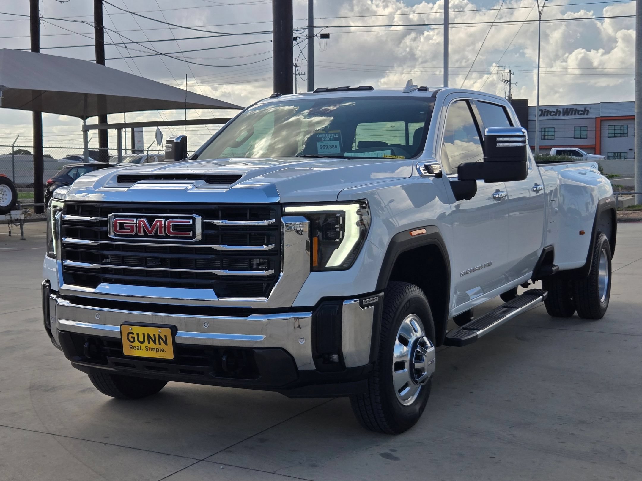 Certified 2025 GMC Sierra 3500 SLT w/ Texas SLT Premium Package AWD/4WD image 3