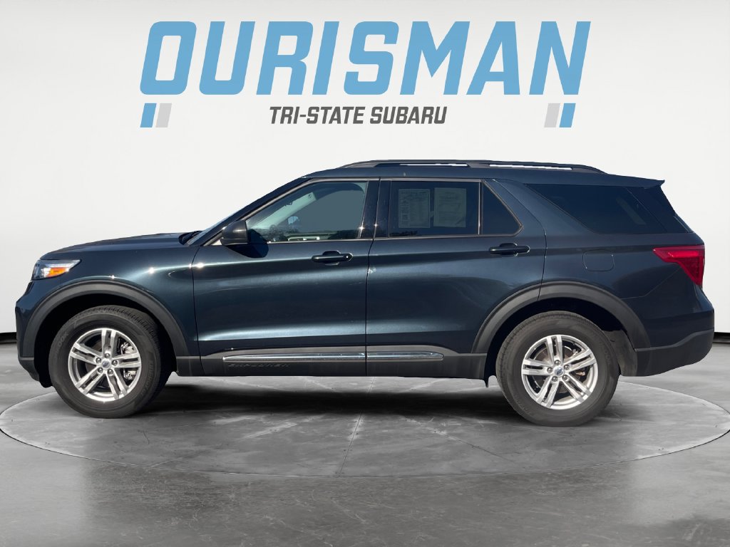 Used 2023 Ford Explorer XLT AWD/4WD image 3