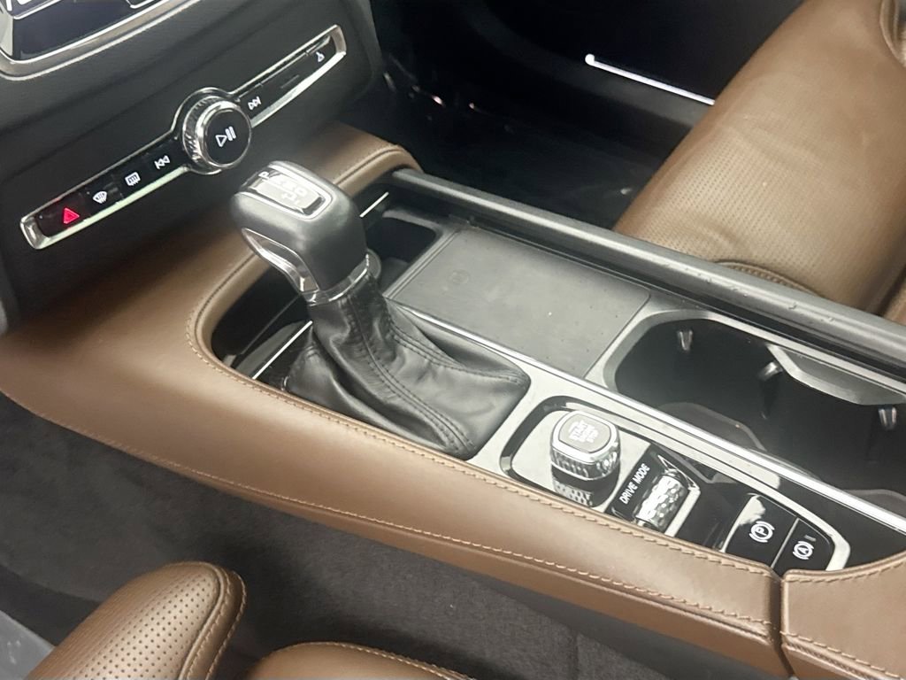 Used 2021 Volvo XC90 T6 Inscription w/ Protection Package Premier image 15