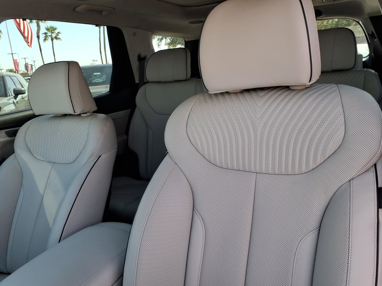 Used 2025 Hyundai Palisade Calligraphy image 15