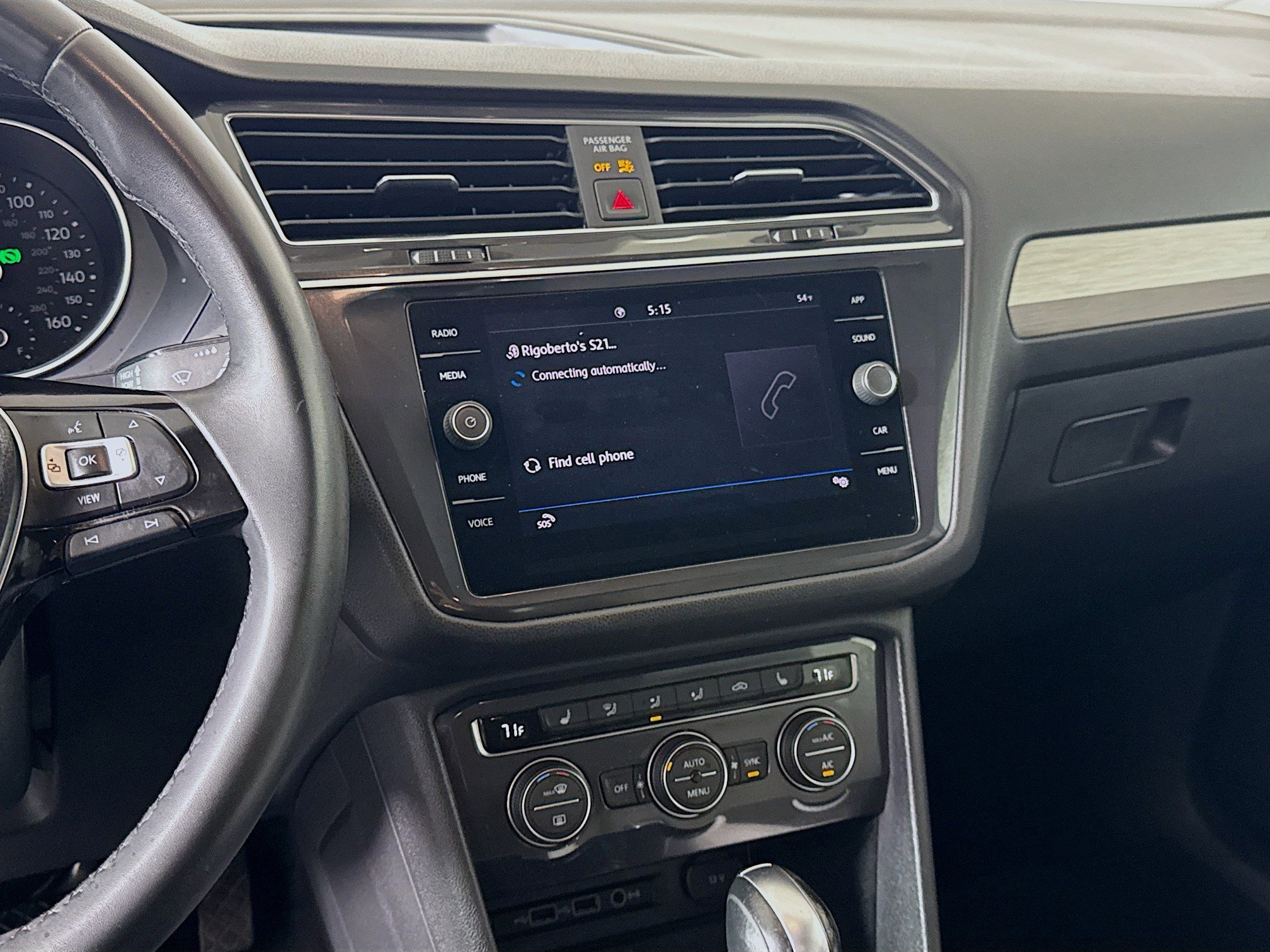 Used 2020 Volkswagen Tiguan SE image 18