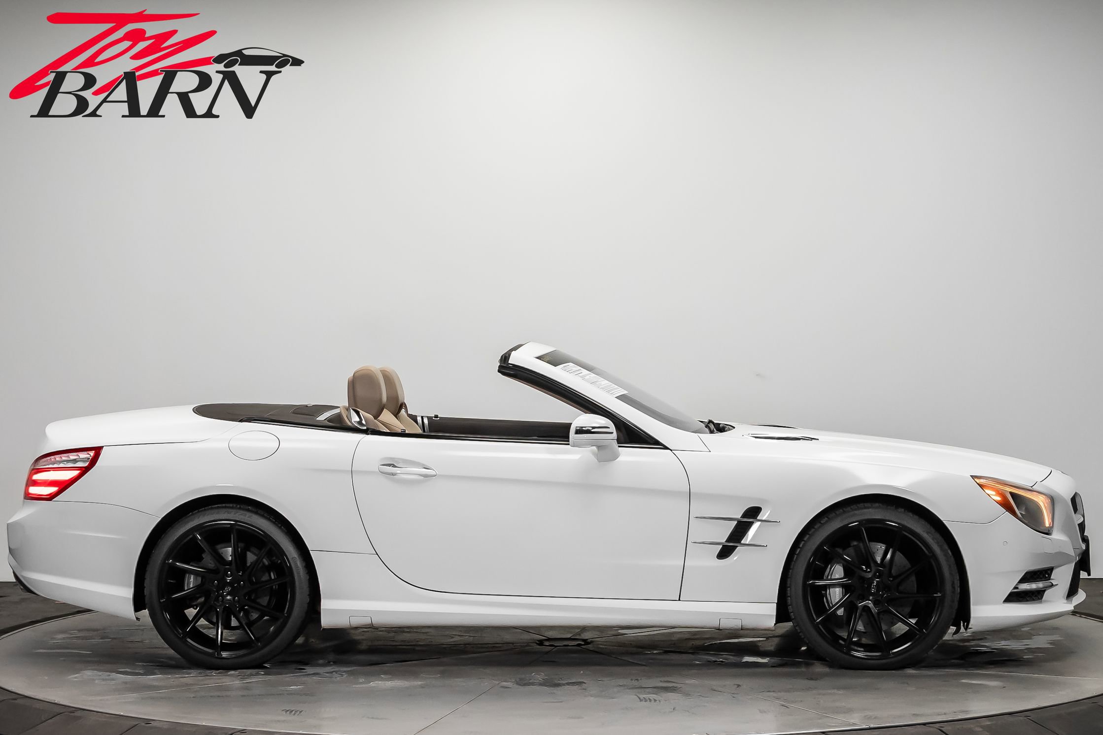 Used 2015 Mercedes-Benz SL 550 image 6
