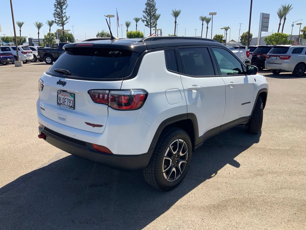 Certified 2024 Jeep Compass Trailhawk AWD/4WD image 9