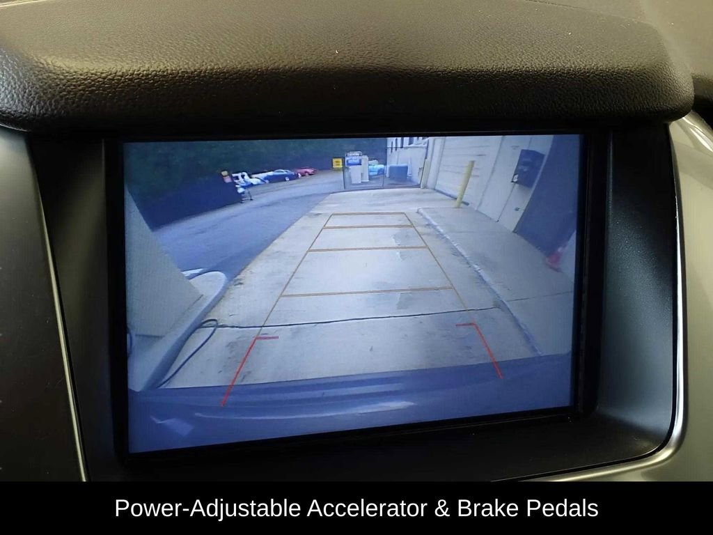 Used 2019 Chevrolet Tahoe LT w/ LT Signature Package image 17