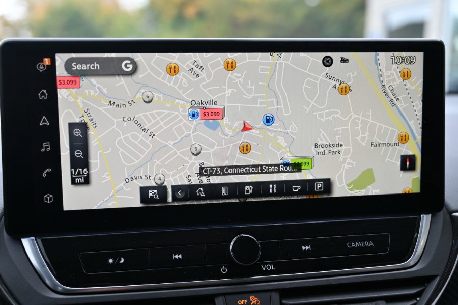 Used 2023 Nissan Altima 2.5 SR w/ SR Premium Package image 4