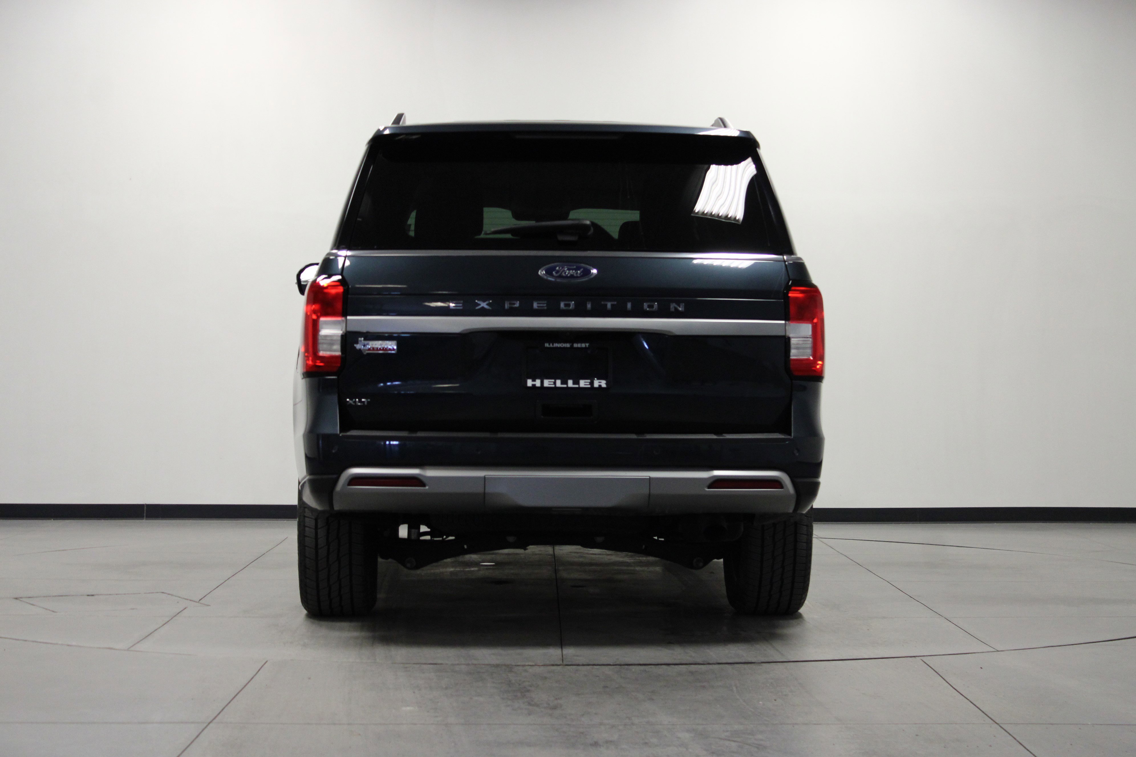 Used 2024 Ford Expedition XLT image 5