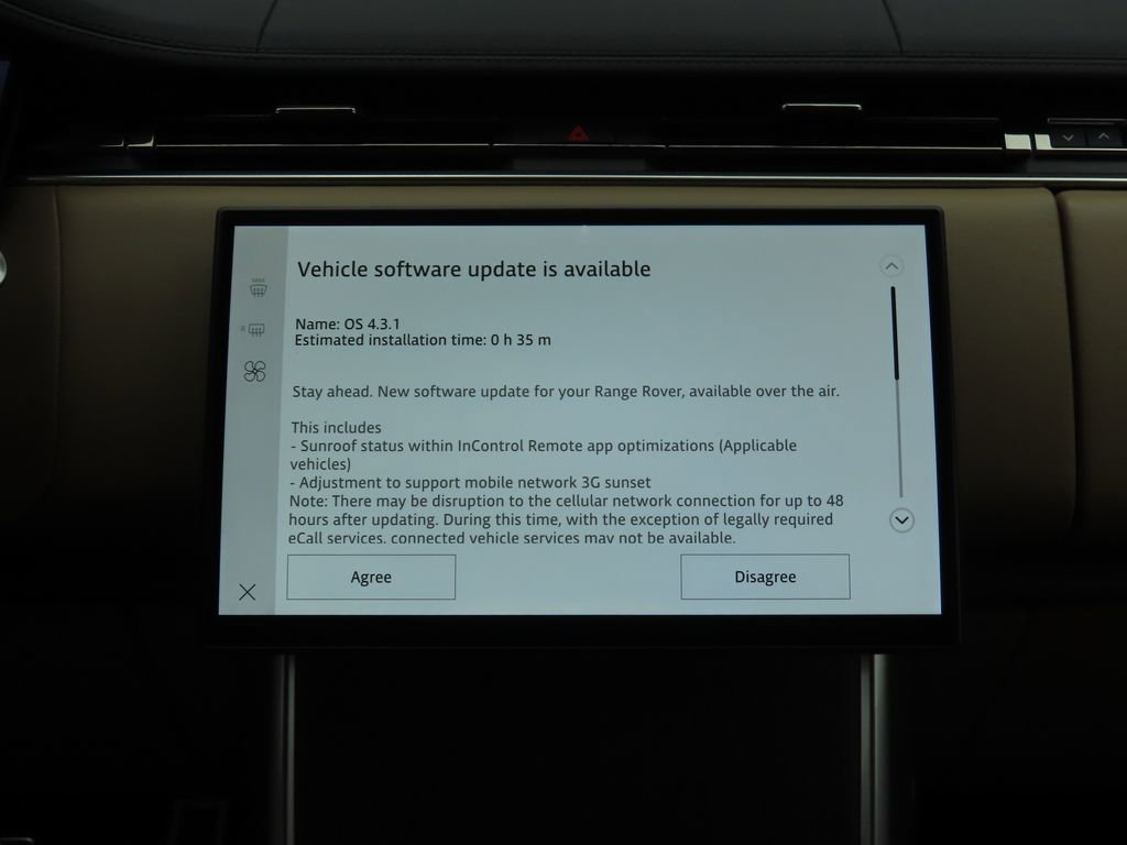 Certified 2024 Land Rover Range Rover SE image 14