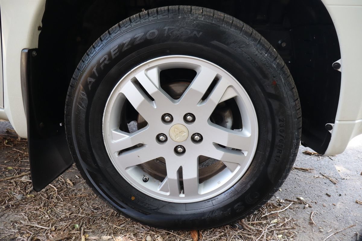 Used 2008 Mitsubishi Endeavor LS AWD/4WD image 41