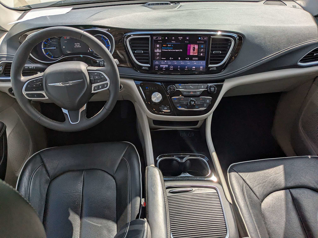 Certified 2023 Chrysler Pacifica Limited FWD image 17
