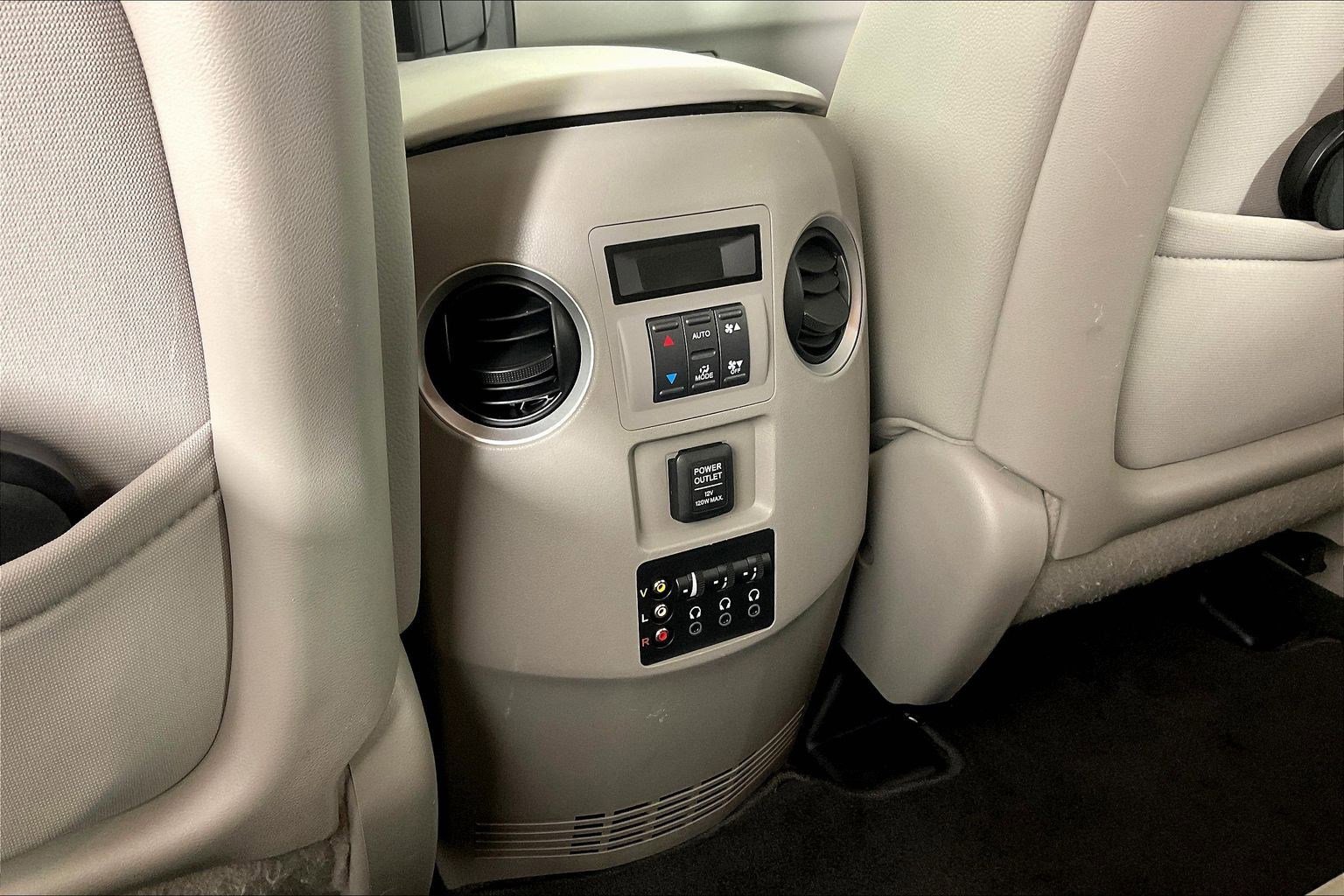 Used 2014 Honda Pilot Touring image 10