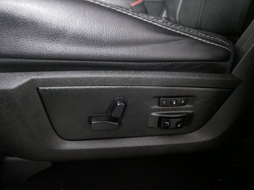 Used 2018 RAM 1500 Laramie w/ Convenience Group image 17