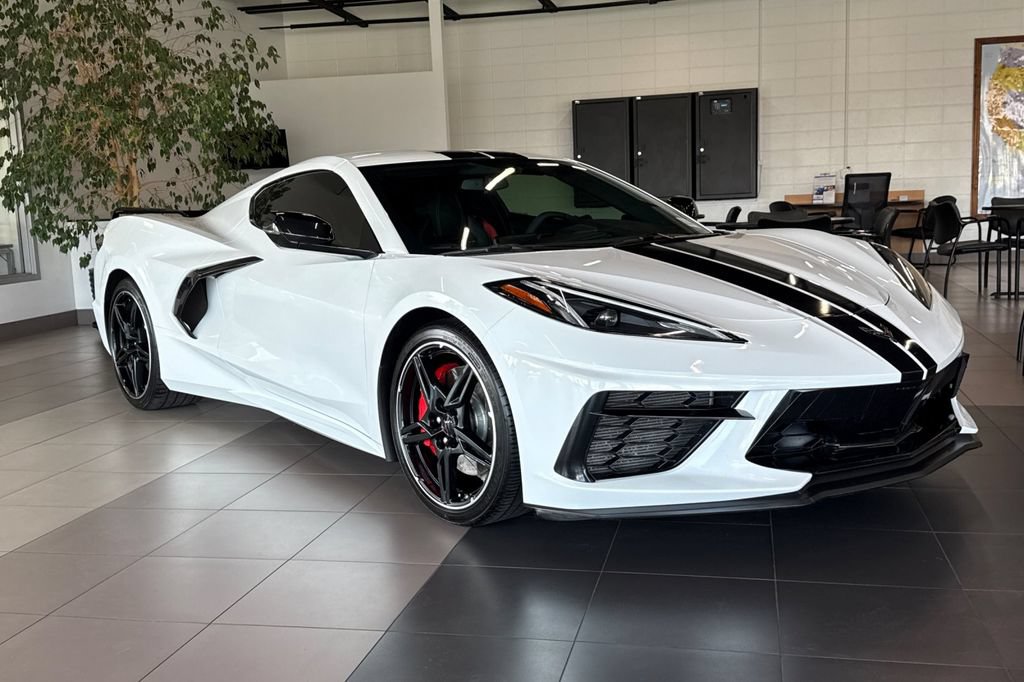 Used 2021 Chevrolet Corvette Stingray Coupe w/ Z51 Performance Package RWD image 2