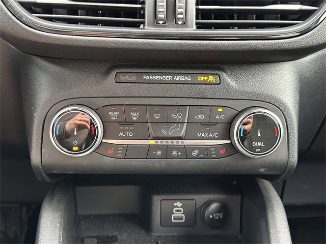 New 2025 Ford Escape ST-Line w/ Cold Weather Package image 27