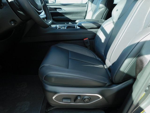 New 2026 Jeep Grand Wagoneer L Limited AWD/4WD image 8