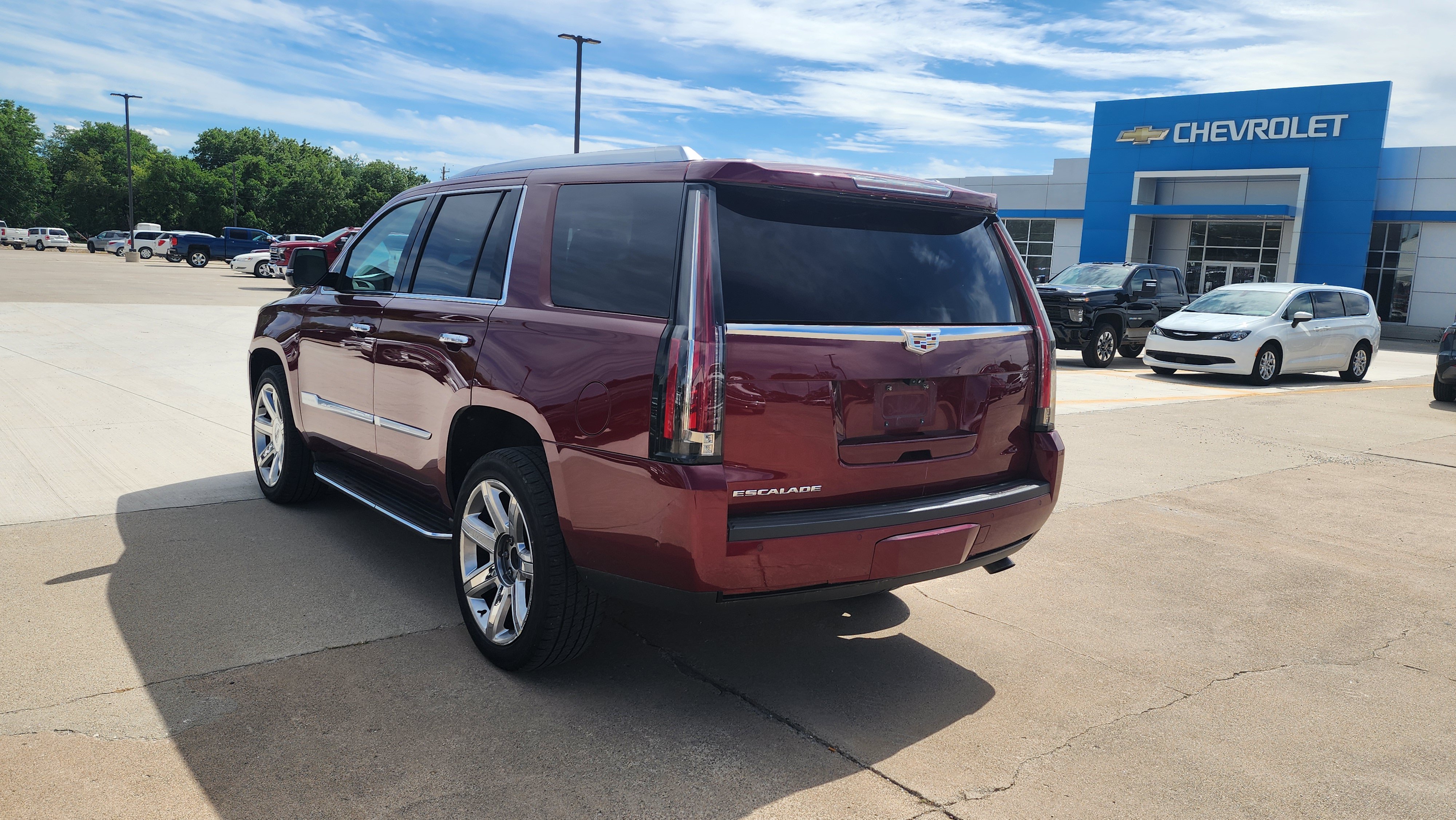 Used 2020 Cadillac Escalade Luxury AWD/4WD image 7